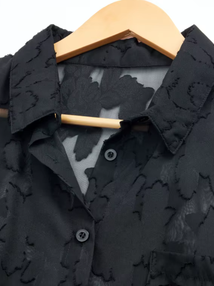 Chemise en dentelle noire transparente
