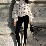 Chemise en dentelle transparente pour femme