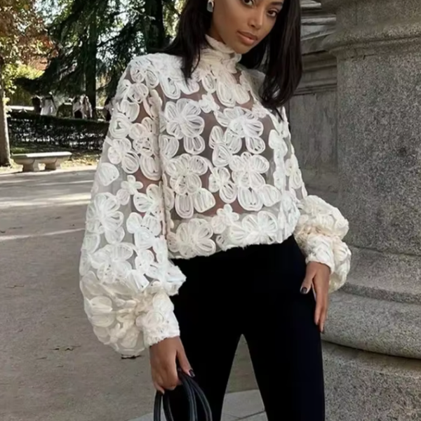 Chemise en dentelle transparente pour femme