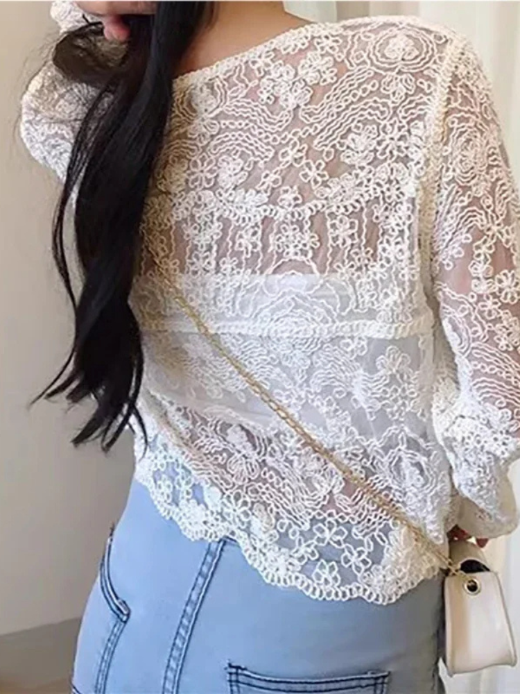 Chemise en dentelle transparente pour femme