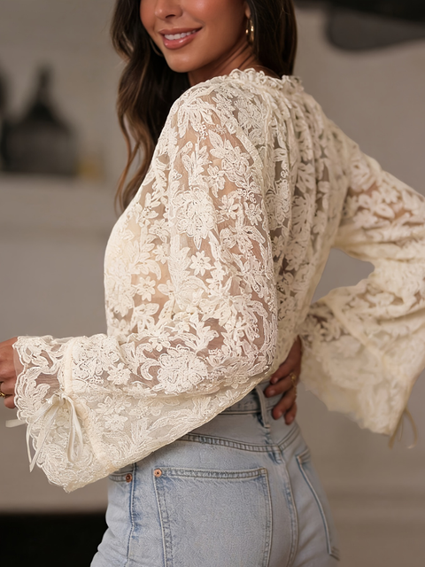 Chemise dentelle transparente