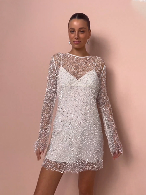 Robe à paillettes transparentes