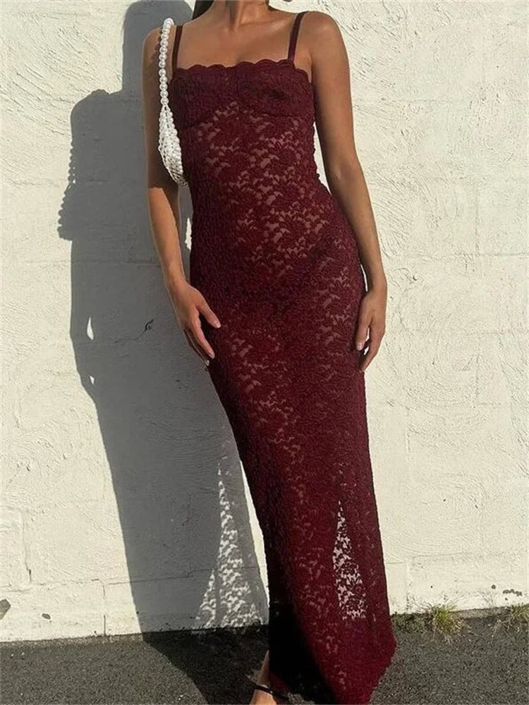 Robe dentelle transparente