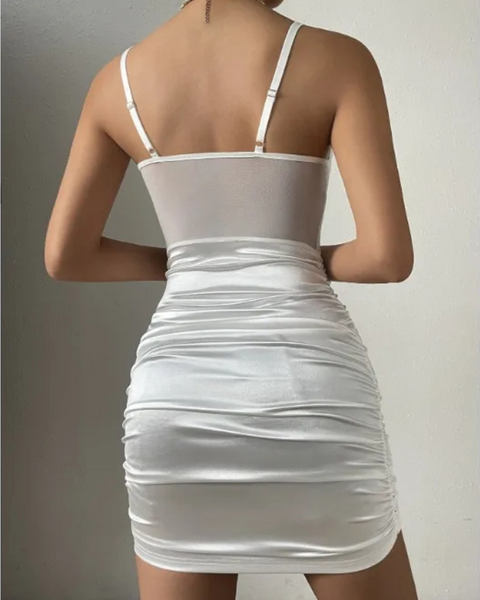 Robe plissée transparente