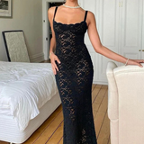 Robe en dentelle transparente